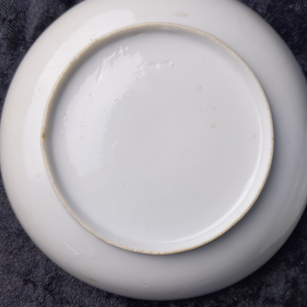 Beautiful vintage Handpainted saucers - Picture 5 of 9